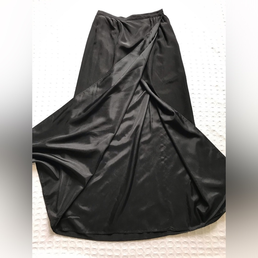 100% Silk VTG Michelle Yim for Zimble Black Floor Length Wrap Maxi Skirt sz M/6
